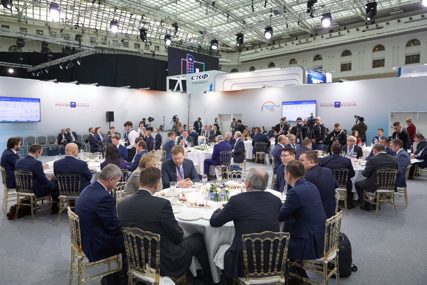 Деловой завтрак Газпромбанка открыл второй день Форума и Выставки «Транспорт России»